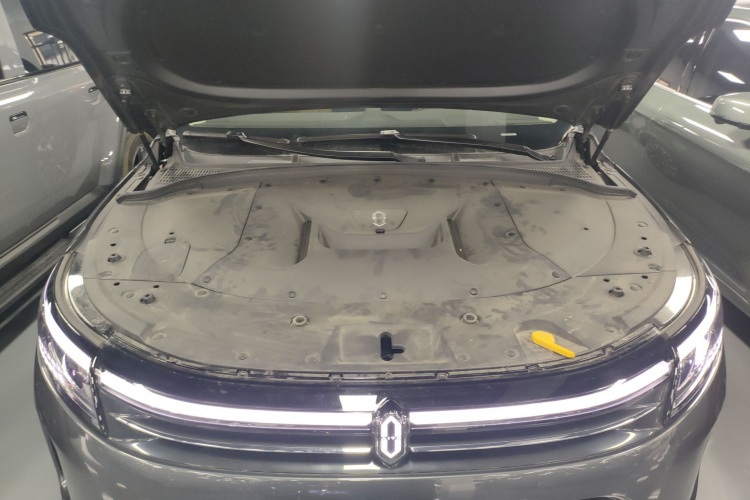 鸿蒙智行 问界M7 2024款 1.5T 后驱Plus版 5座机舱底盘24