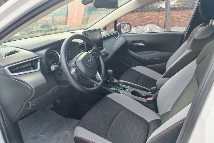 丰田 卡罗拉 2023款 1.2T 先锋版中控内饰7002