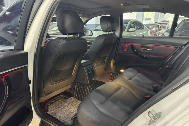 宝马3系 2017款 318Li 时尚型中控内饰7003