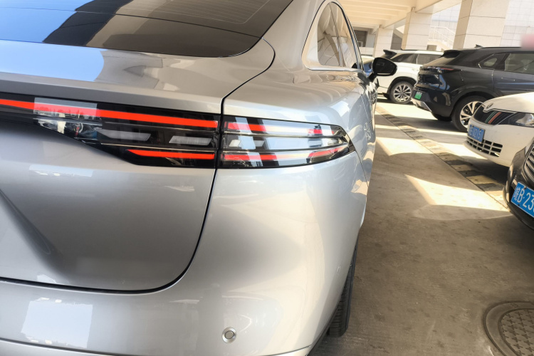 奇瑞风云 风云A9L 2025款 260超长续航尊贵版车身外观9