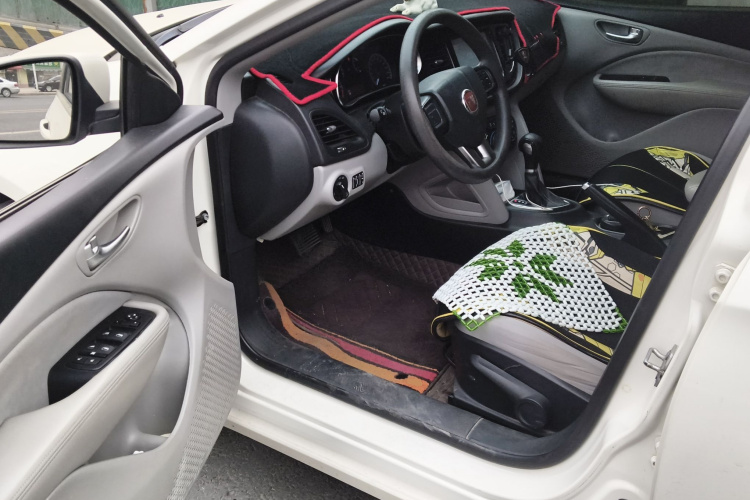 菲亚特 致悦 2014款 1.4T 自动时尚版中控内饰20