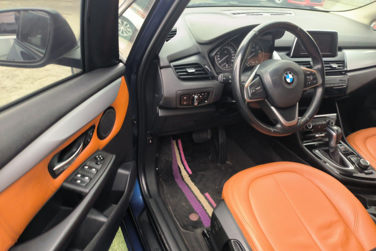 宝马2系旅行车 2016款 218i 时尚型中控内饰20