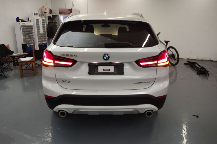 宝马X1 2022款 改款 xDrive25Li 尊享型车身外观6