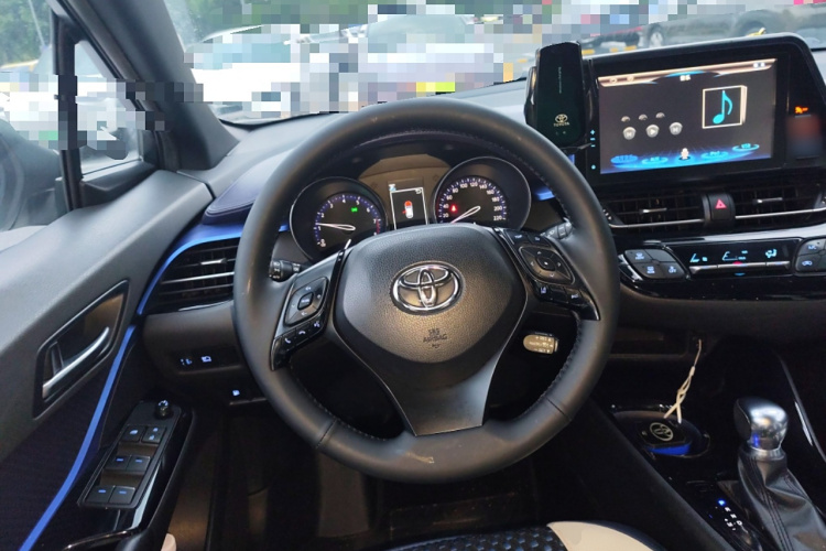丰田C-HR 2018款 2.0L 领先天窗版 国VI中控内饰13