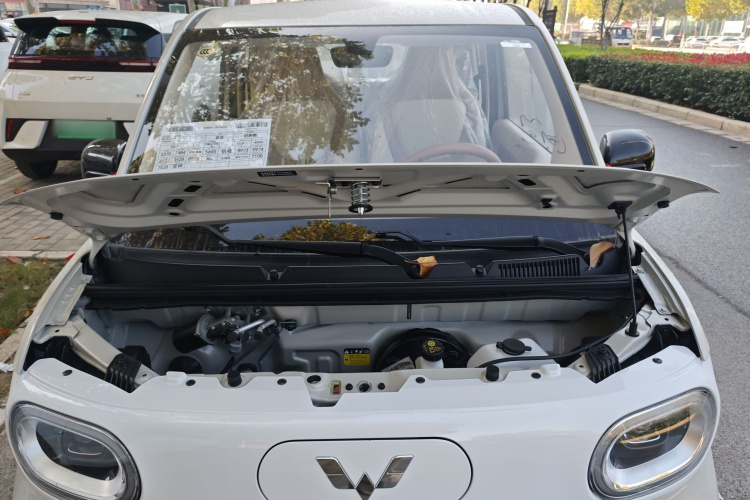 五菱汽车 宏光MINIEV 2024款 第三代 215km 青春版机舱底盘24