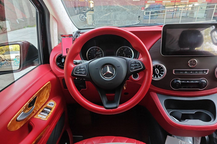 奔驰 威霆 2021款 2.0T 精英版 7座局部细节13