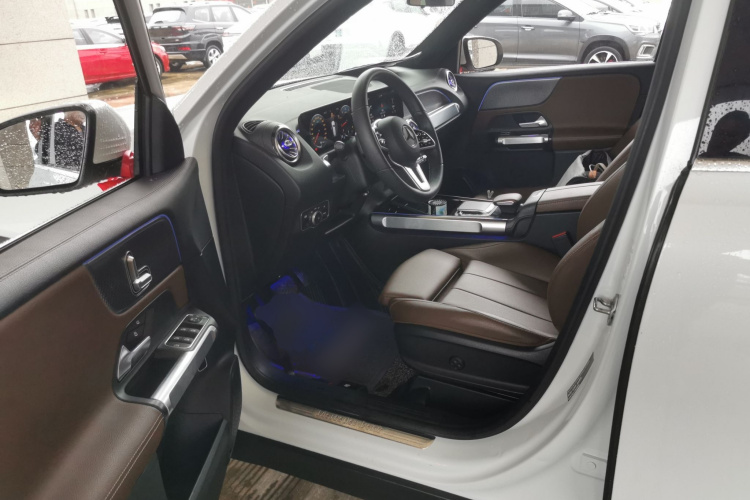 奔驰GLB 2020款 改款 GLB 200 动感型中控内饰20