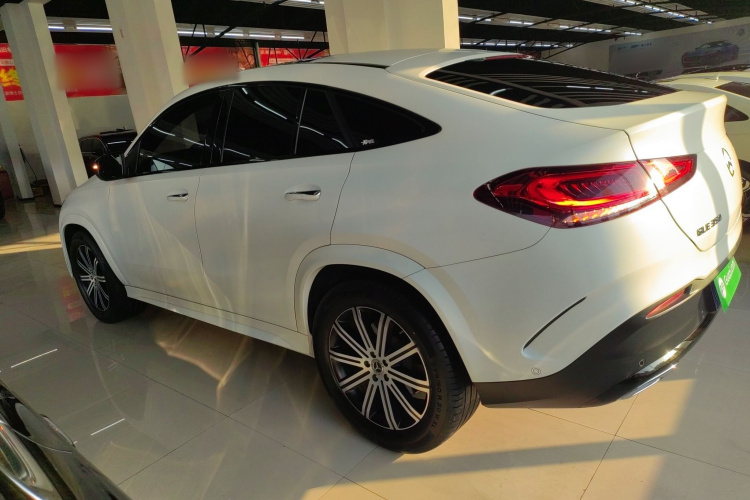 奔驰GLE轿跑 2020款 GLE 350 4MATIC 轿跑SUV 豪华型车身外观4