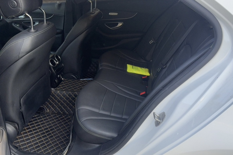 奔驰C级 2021款 C 260 L 运动版中控内饰7004