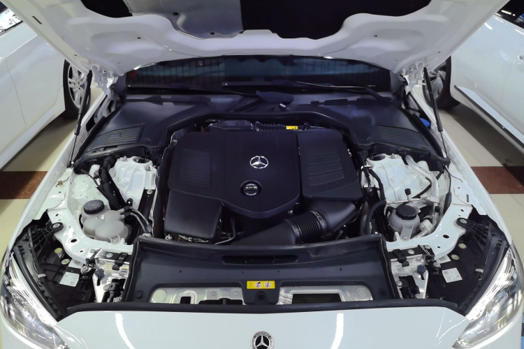 奔驰C级 2023款 C 200 L 运动版机舱底盘24
