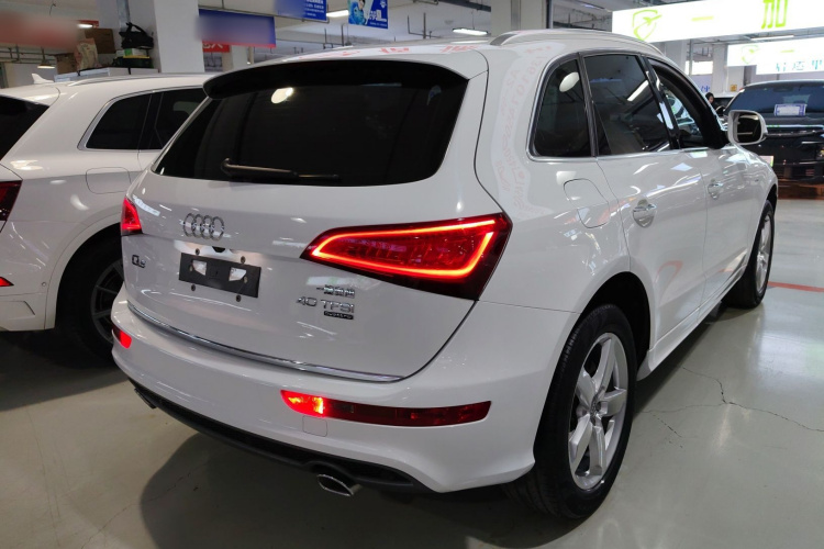 奥迪Q5 2017款 Plus 40 TFSI 进取型车身外观7