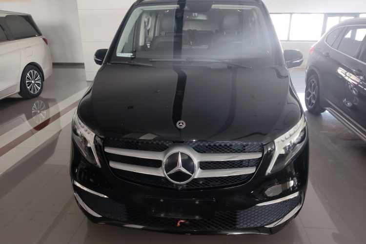 奔驰V级 2016款 V 260 领航版车身外观6001