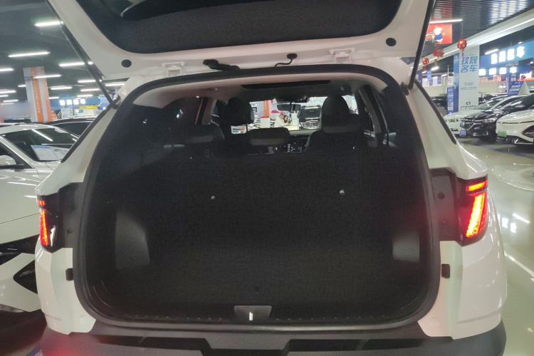 现代 2023款 途胜L 1.5T 自动两驱DLX豪华版局部细节23