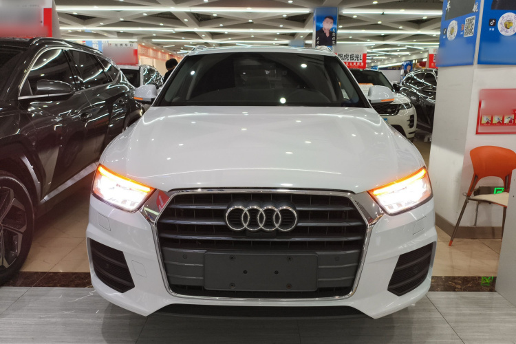 奥迪Q3 2018款 30周年年型 30 TFSI 时尚型车身外观2