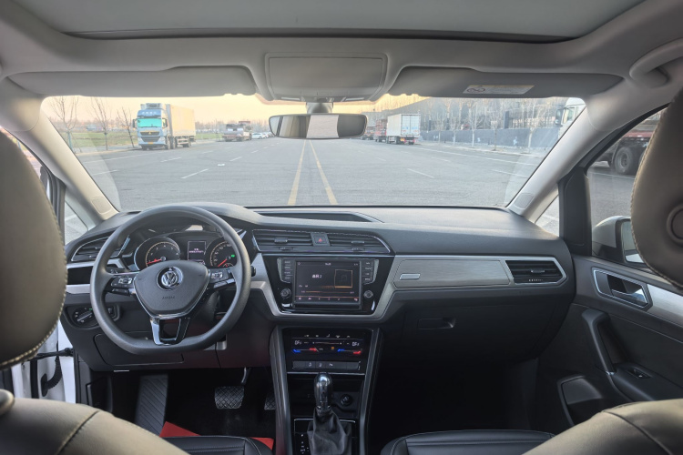 大众 2021款 途安L 280TSI DSG舒适版 7座局部细节13