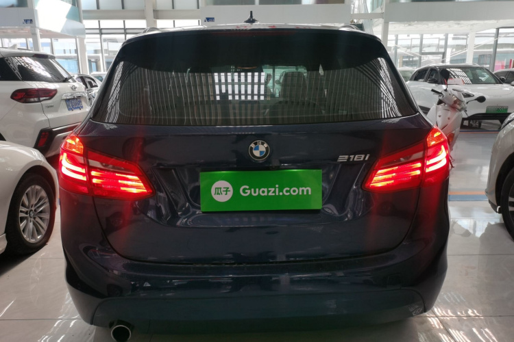 宝马2系旅行车 2016款 218i 领先型车身外观6