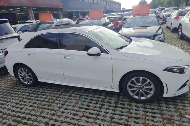 奔驰A级 2019款 A 200 L 运动轿车车身外观6002