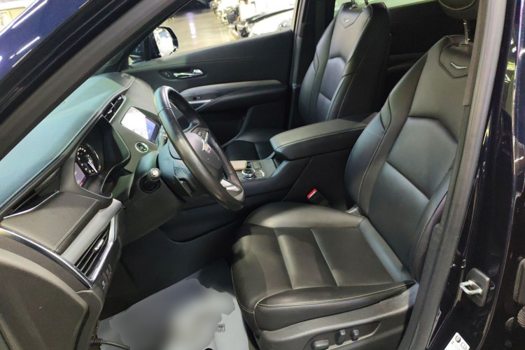 凯迪拉克XT4 2020款 改款 28T 两驱领先型中控内饰19