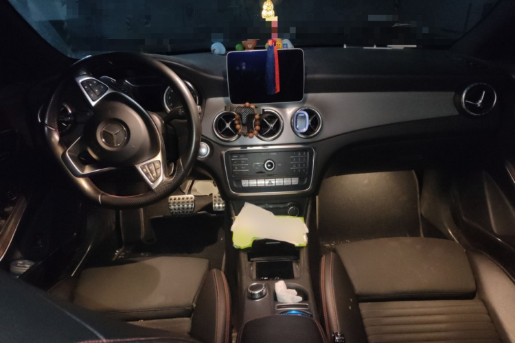 奔驰CLA 2018款 CLA 220 4MATIC中控内饰12