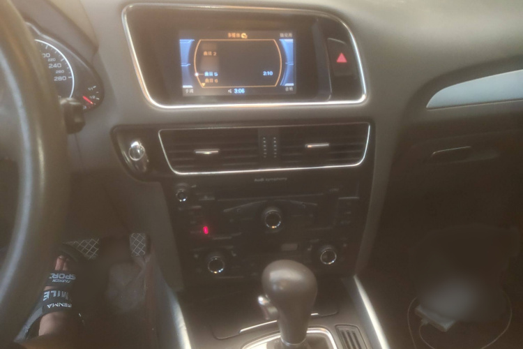 奥迪Q5 2011款 2.0TFSI 技术型局部细节16