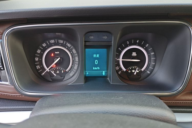 别克GL8 2017款 25S 豪华型 国V局部细节14