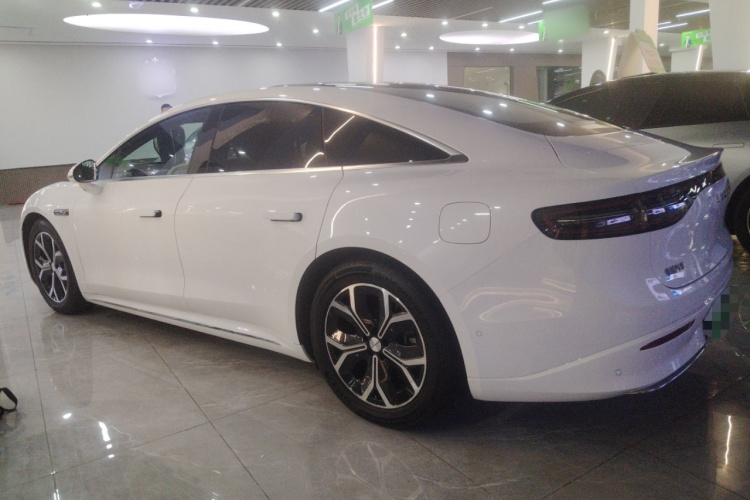 鸿蒙智行 智界S7 2025款 855km Max车身外观4