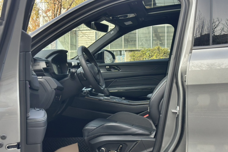 领克01 2021款 2.0TD 四驱劲Halo中控内饰7009