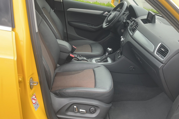 奥迪Q3 2018款 30周年年型 30 TFSI 时尚型中控内饰7005