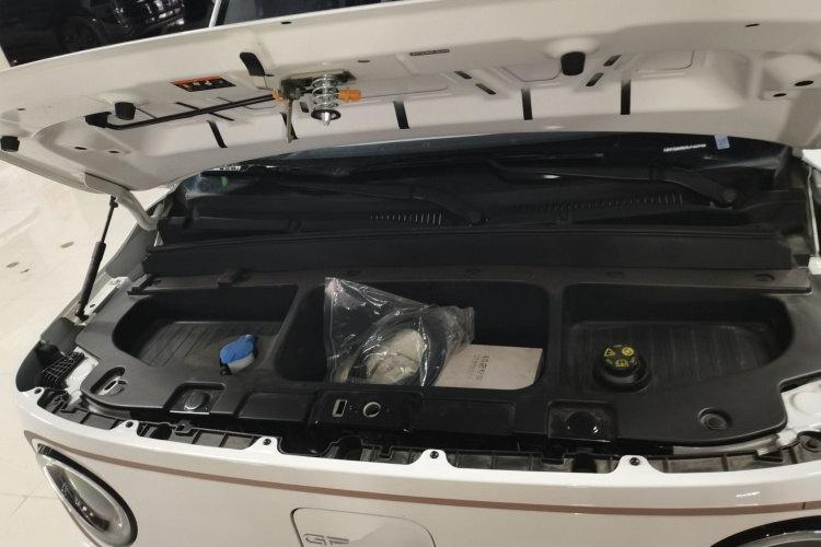 吉利银河 2024款 熊猫mini 200km 龙腾PRO版机舱底盘24