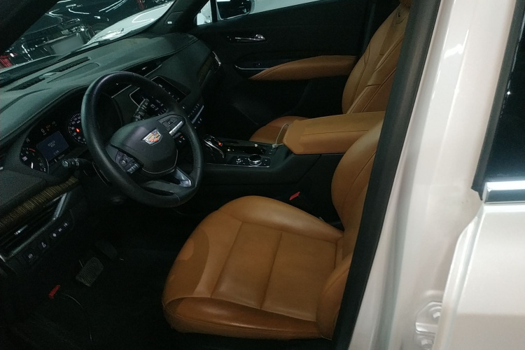 凯迪拉克XT4 2021款 28T 四驱铂金版中控内饰19