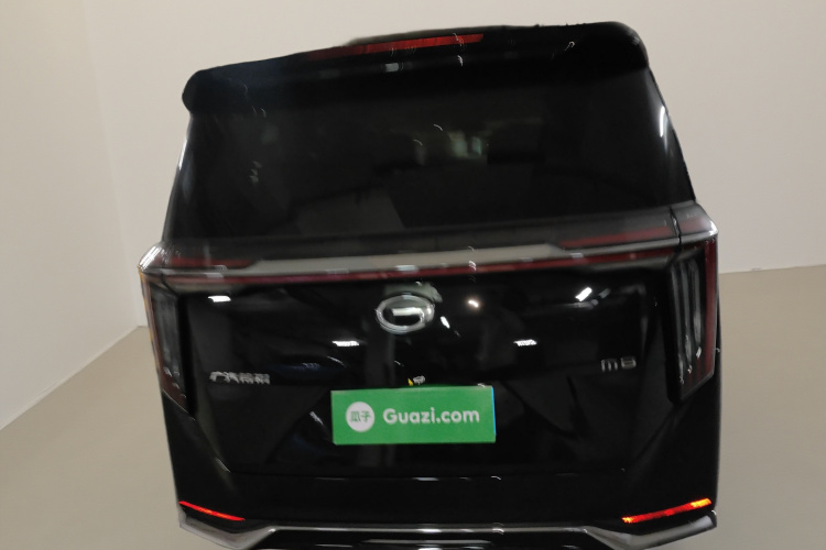 广汽传祺 传祺M8 2024款 大师系列 400T 至尊版车身外观6