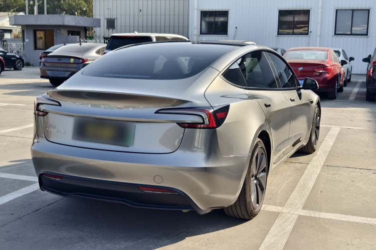 特斯拉 Model 3 2023款 长续航全轮驱动版车身外观6008