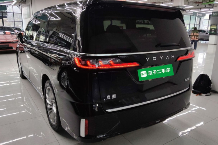 岚图汽车 岚图梦想家 2024款 PHEV 超长续航卓越版车身外观4