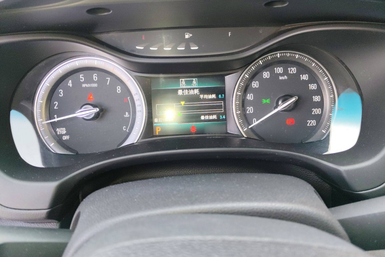 别克GL6 2019款 18T 6座互联尊贵型 国VI局部细节14