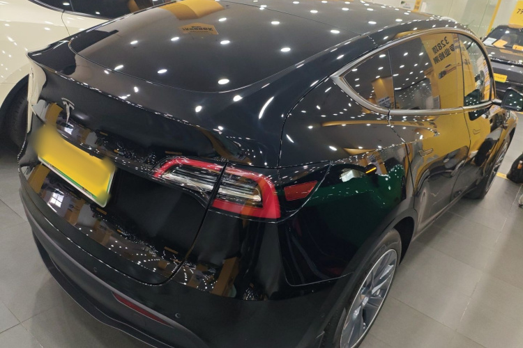特斯拉 Model Y 2021款 标准续航后驱版车身外观7