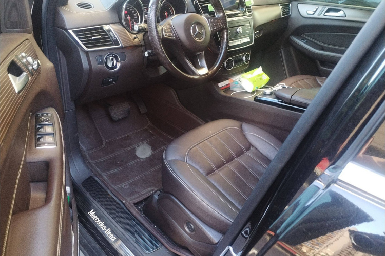 奔驰GLE 2018款 GLE 320 4MATIC 动感型臻藏版中控内饰7003