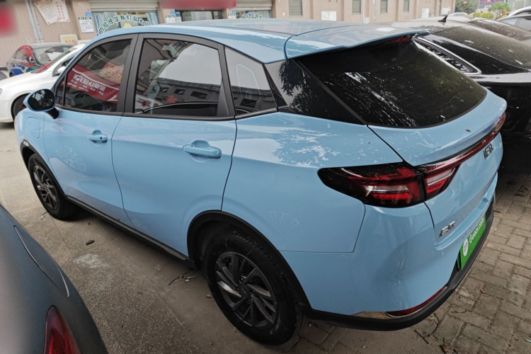 哪吒汽车 哪吒AYA 2023款 318 Lite车身外观4