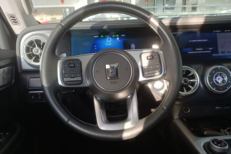 坦克300 2021款 城市版 2.0T 很有型中控内饰13