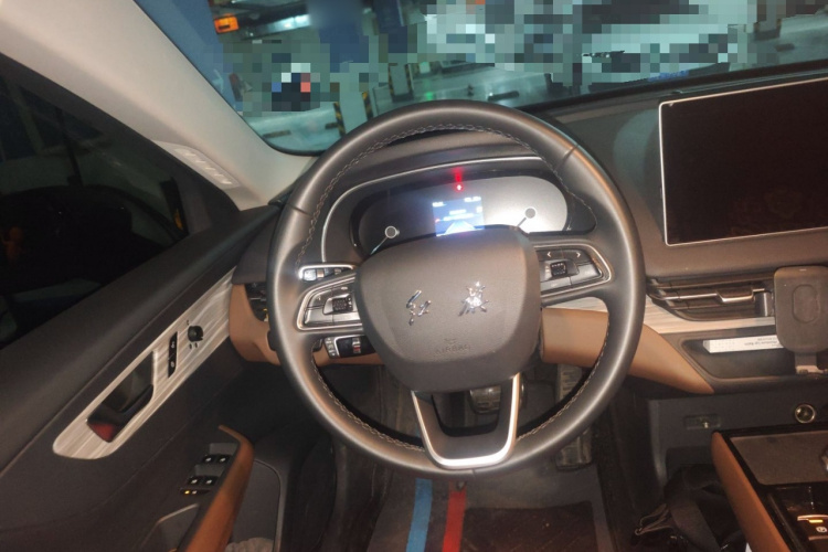 红旗E-QM5 2023款 560km PLUS中控内饰13