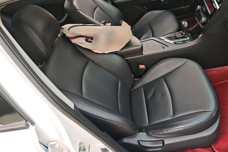 起亚K5 2014款 2.0L 自动LUXURY局部细节41