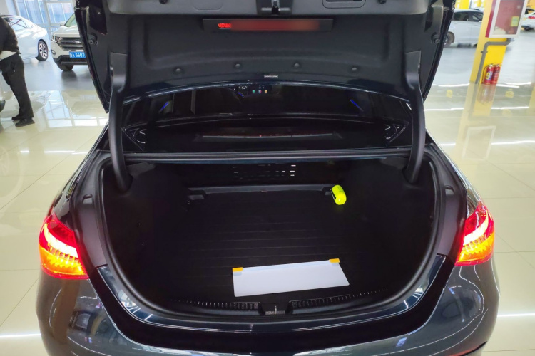 奔驰C级 2025款 C 260 L 运动版机舱底盘23