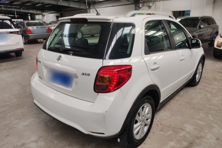 铃木 天语 SX4 2013款 1.6L 手动酷锐型车身外观7