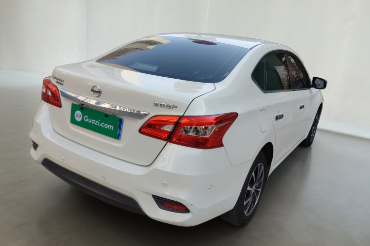 日产 轩逸 2024款 改款 经典 1.6XE CVT舒适版车身外观7