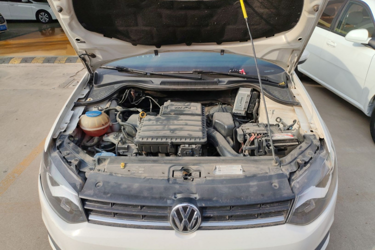 大众 Polo 2016款 1.4L 手动风尚型机舱底盘24