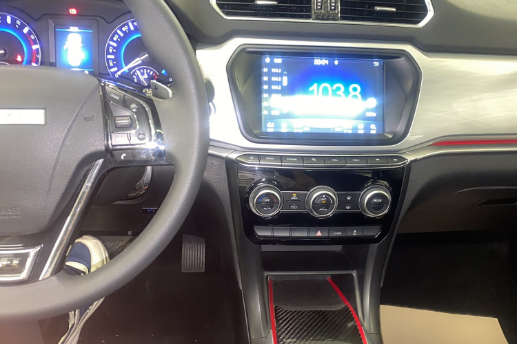 哈弗H2 2018款 创享版 蓝标 1.5T 双离合两驱风尚型中控内饰7003