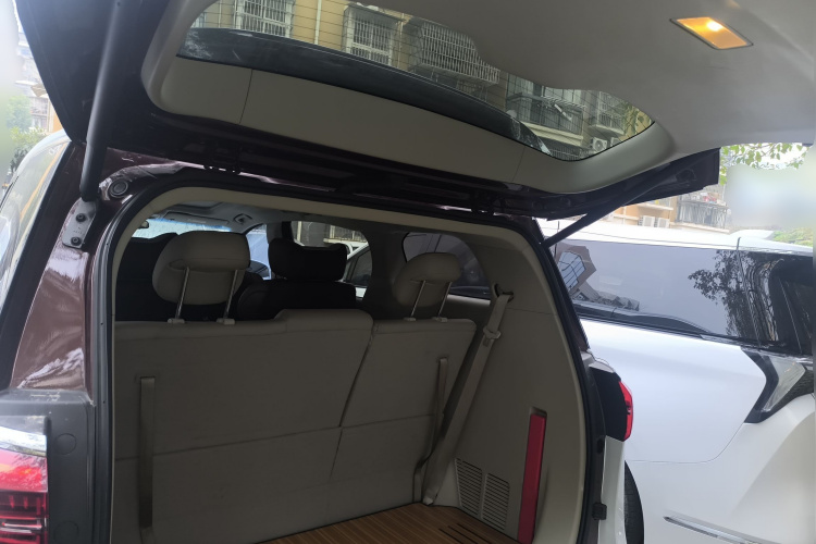 别克GL8 2023款 ES陆尊 舒适型中控内饰23