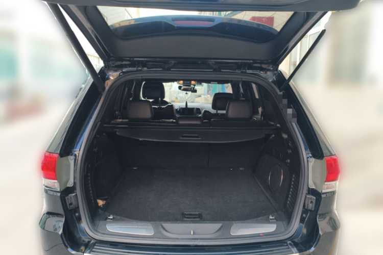 Jeep 大切诺基(进口) 2017款 3.0L 舒享导航版中控内饰23