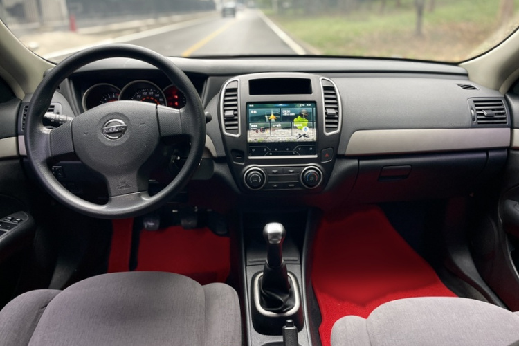 日产 轩逸 2019款 经典 1.6XE+ 手动智联领先版中控内饰7001