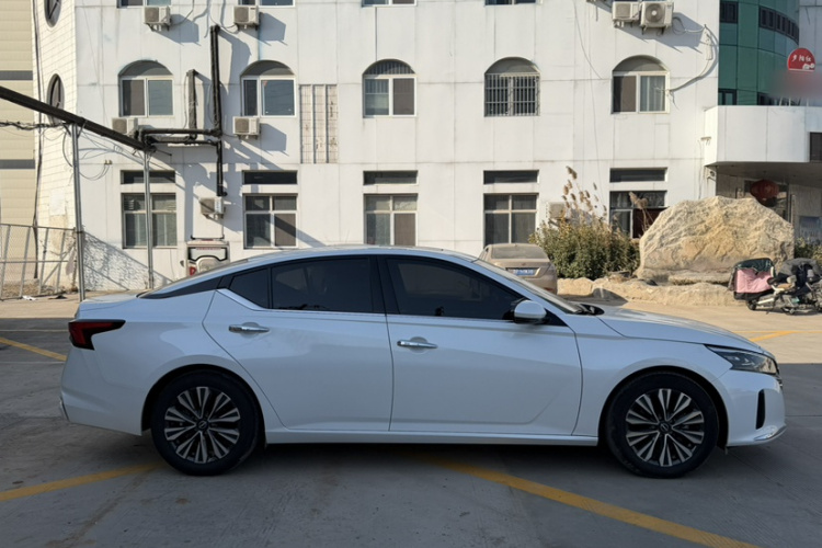 日产 天籁 2024款 2.0L XE 真心版车身外观6001