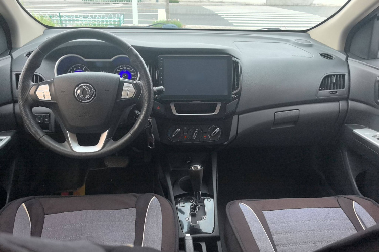 东风风神AX3 2016款 1.5L 自动尚酷型中控内饰7003